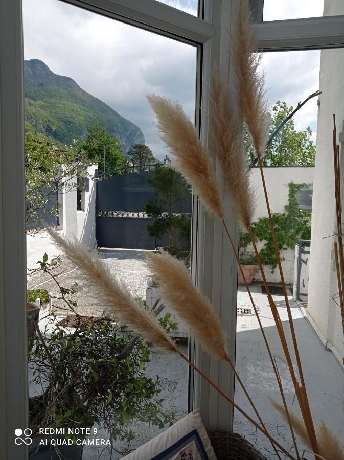 Villa Le Lac Cottage Au Bord Du Lac D'Annecy - Chambre Chez L'Habitant - Les Terrasses Du Lac Veyrier-du-Lac Exterior foto