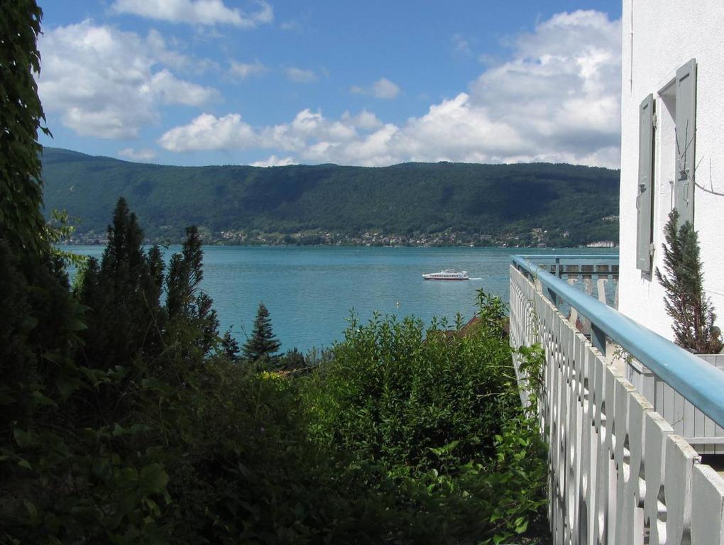 Villa Le Lac Cottage Au Bord Du Lac D'Annecy - Chambre Chez L'Habitant - Les Terrasses Du Lac Veyrier-du-Lac Exterior foto