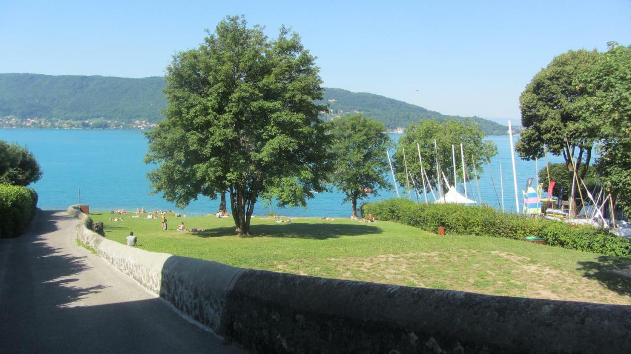 Villa Le Lac Cottage Au Bord Du Lac D'Annecy - Chambre Chez L'Habitant - Les Terrasses Du Lac Veyrier-du-Lac Exterior foto
